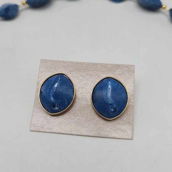 Vintage 1986 Avon Marbled Blue Mediterranean Lucite Bead Necklace Earring Set - Picture 3 of 5